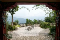 Bamboo Retreat Hotel - Outside Building View Patio