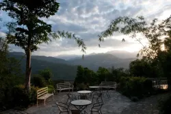 Bamboo Retreat Hotel - Outside Building View Patio
