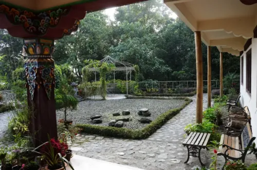 Bamboo Retreat Hotel - Outside Building View Patio