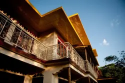 Bamboo Retreat Hotel - Outside Building View Patio