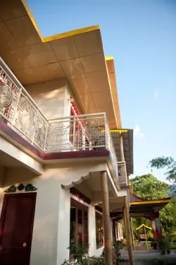 Bamboo Retreat Hotel - Outside Building View Patio