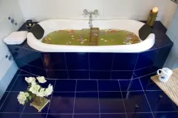 Bamboo Retreat Hotel - Herbal Bath